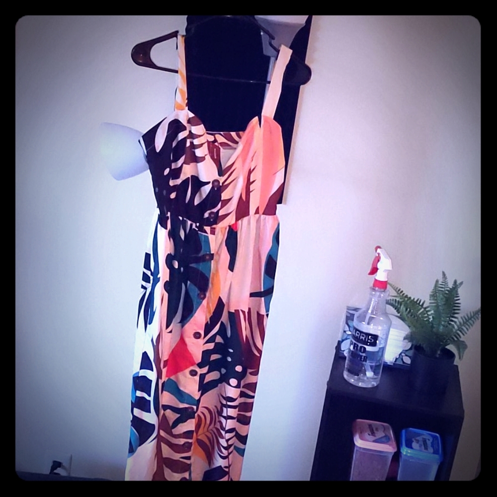 Beautiful, long dress with leaves